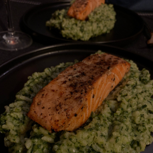 Łosoś z risotto ze szpinakiem